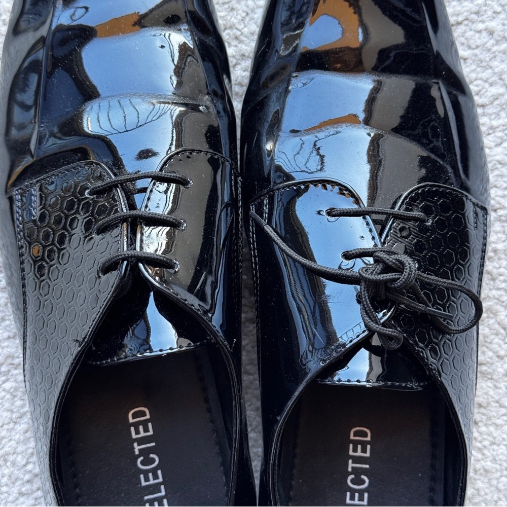Men's Glossy Black Lace-Up Boots